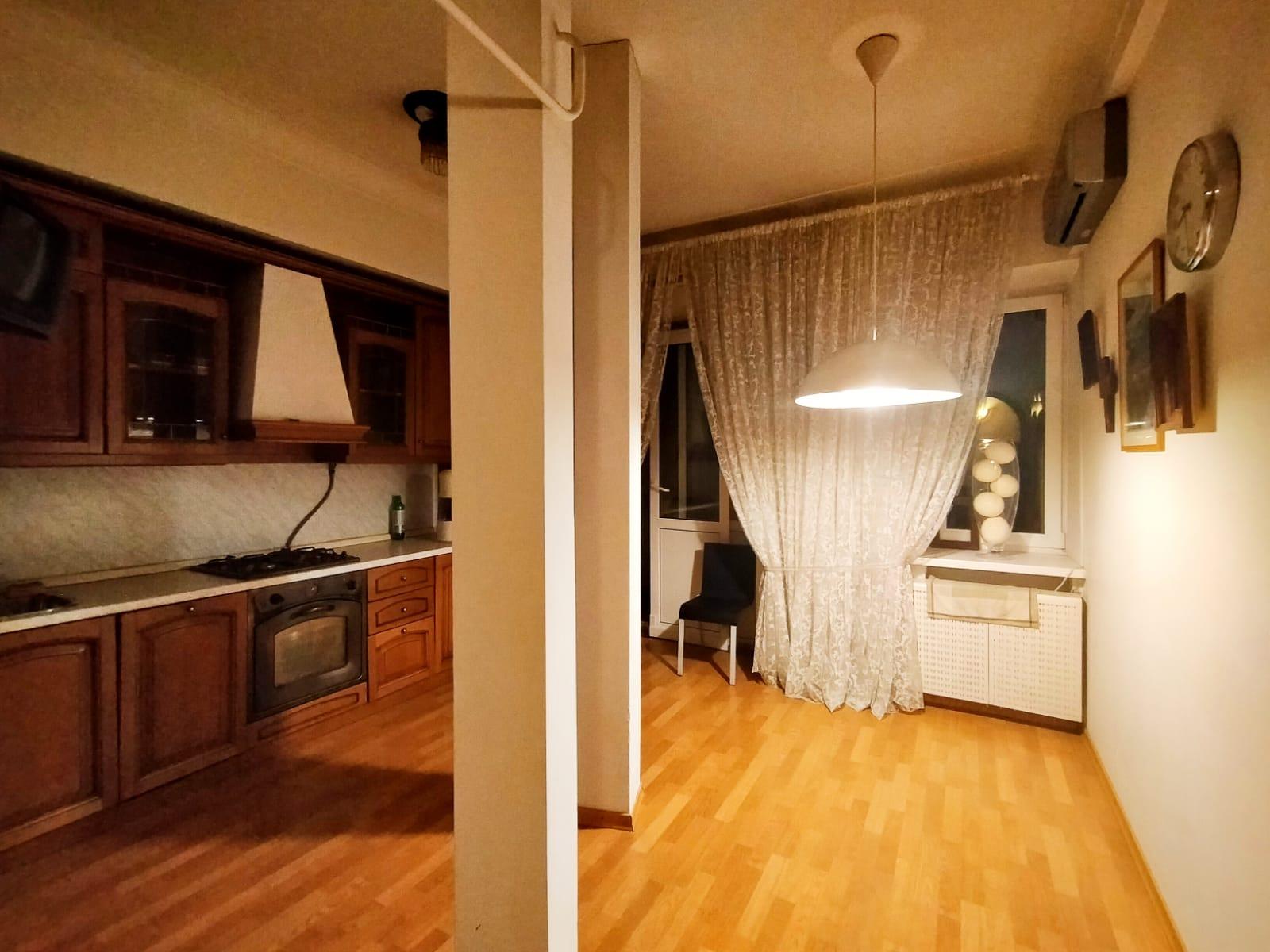 комната-комнатная квартира, Москва, Большой Афанасьевский переулок 17 , метро Кропоткинская, фото №