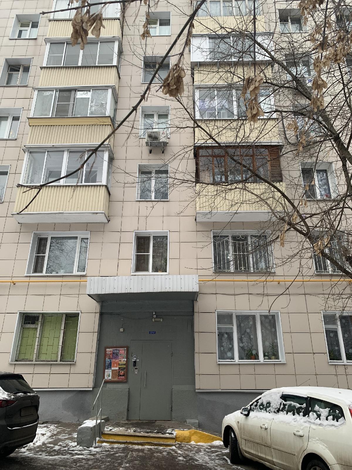 комната-комнатная квартира, Москва, Академика Комарова улица 1б , метро Фонвизинская, фото №