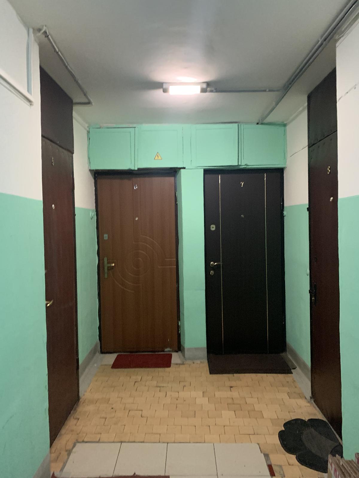 комната-комнатная квартира, Москва, Академика Комарова улица 1б , метро Фонвизинская, фото №